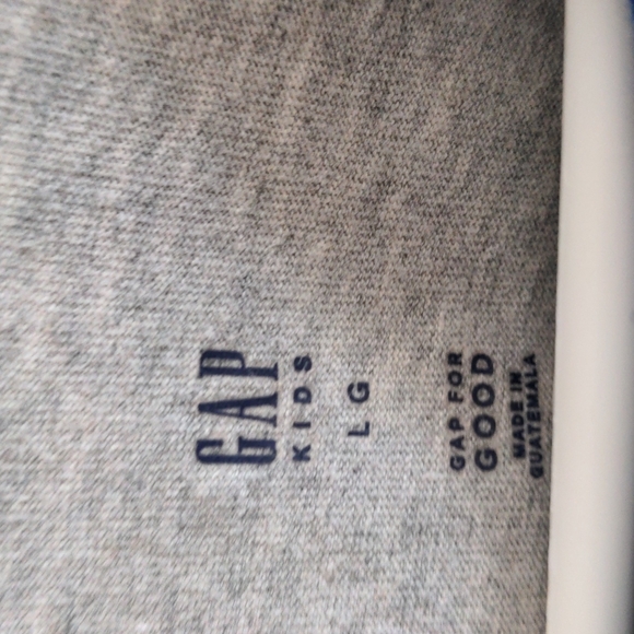 2 GAP Boy Long Sleeve Tees - Picture 2 of 4